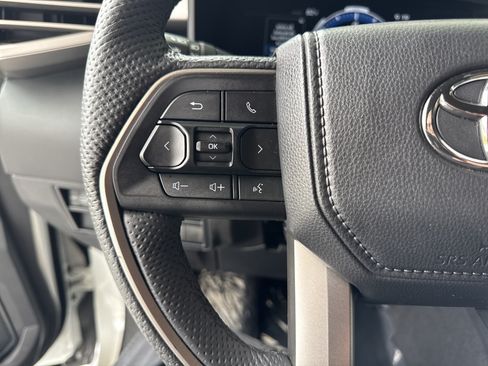 Used 2026 Toyota Sequoia 4WD image 18