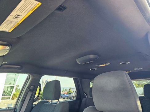 Used 2022 Dodge Durango SXT w/ Blacktop Package AWD/4WD image 25