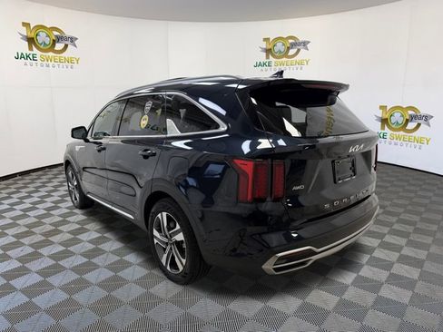 Used 2022 Kia Sorento EX w/ Panoramic Sunroof Package image 12