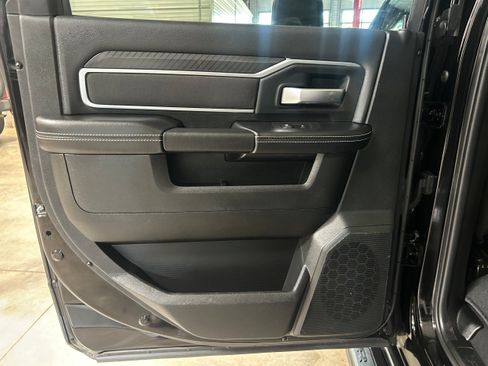 Used 2025 RAM 2500 Big Horn AWD/4WD image 31