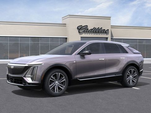 New 2025 Cadillac Lyriq Luxury image 2