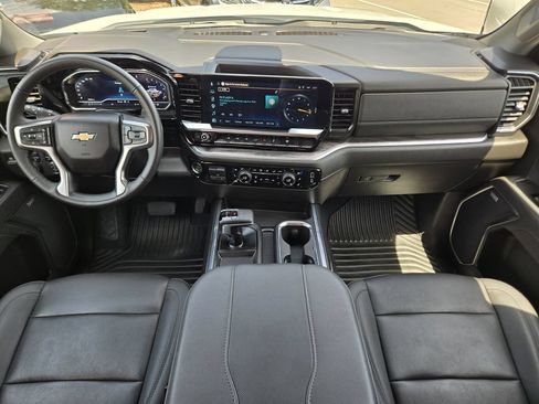 Used 2025 Chevrolet Silverado 1500 LTZ AWD/4WD image 15