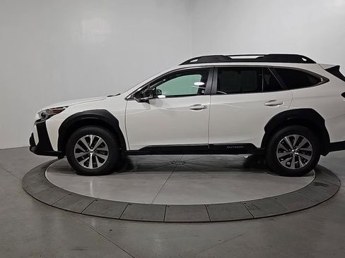 Certified 2025 Subaru Outback Premium AWD/4WD image 2