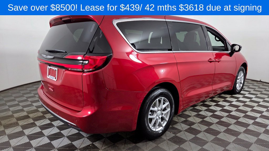 New 2026 Chrysler Pacifica Select FWD image 7