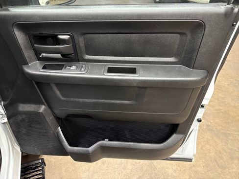 Used 2024 RAM 2500 Tradesman w/ Chrome Appearance Group image 22