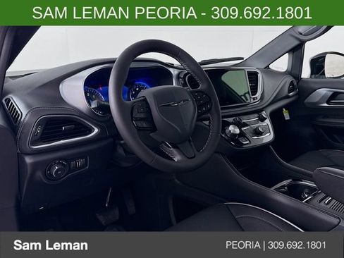 New 2026 Chrysler Pacifica Limited w/ S Appearance Package AWD/4WD image 9