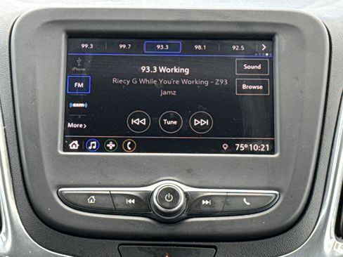 Used 2020 Chevrolet Equinox LT FWD image 23