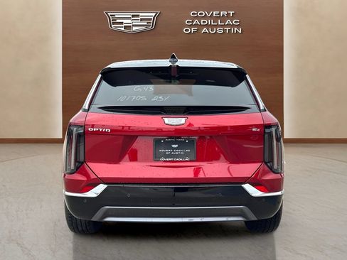 New 2027 Cadillac Optiq Luxury w/ LPO, Floor Liner Package AWD/4WD image 6