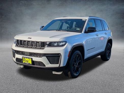 New 2026 Jeep Grand Cherokee Altitude AWD/4WD image 8
