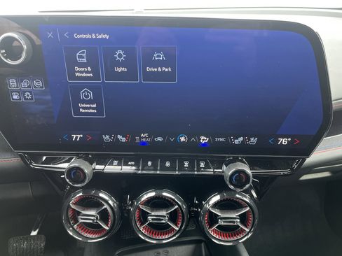 Used 2025 Chevrolet Blazer EV RS image 29