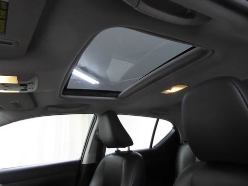 Used 2012 Lexus CT 200h Premium image 15