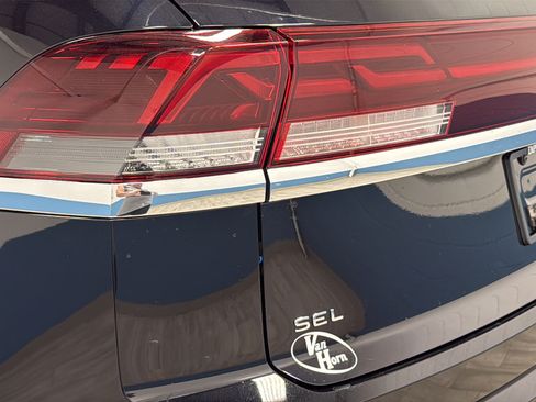 Used 2024 Volkswagen Atlas Cross Sport SEL R-Line AWD/4WD image 39