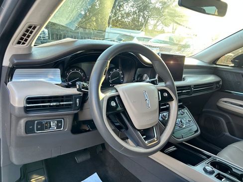 Used 2022 Lincoln Corsair FWD image 9