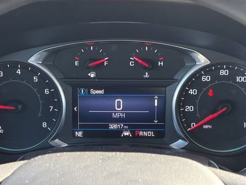 Used 2021 Chevrolet Equinox LT image 21