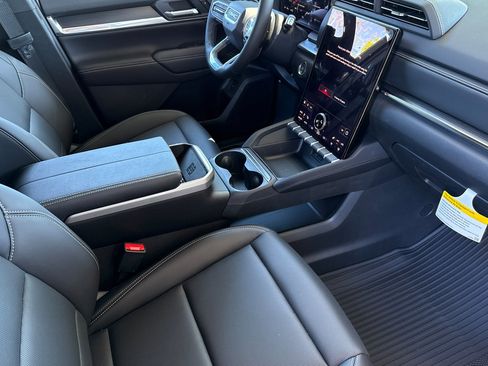 New 2026 GMC Terrain Elevation image 17