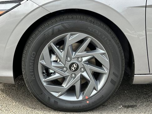 New 2026 Hyundai Elantra Hybrid FWD image 23