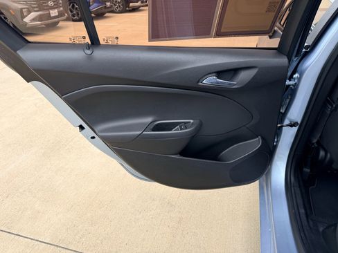 Used 2017 Chevrolet Cruze LS FWD image 19