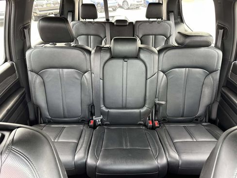 Used 2023 Jeep Wagoneer Series III w/ Preferred Equipment Group AWD/4WD image 13