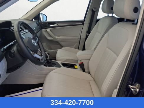 Certified 2022 Volkswagen Tiguan SE image 12