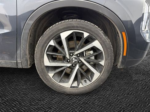 Used 2024 Mitsubishi Outlander 4WD Plug-In Hybrid image 11