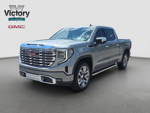 Used 2024 GMC Sierra 1500 Denali AWD/4WD image 3