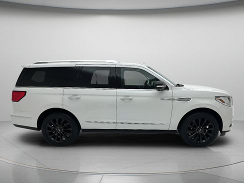 Used 2020 Lincoln Navigator Reserve w/ Luxury Package AWD/4WD image 6