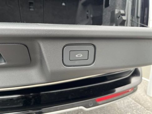 Used 2024 Land Rover Range Rover SE AWD/4WD image 25