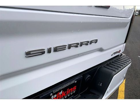 Used 2024 GMC Sierra 2500 AT4 w/ AT4 Premium Plus Package image 9