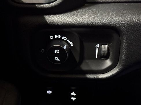 Used 2020 RAM 1500 Big Horn w/ Built-to-serve Edition image 18