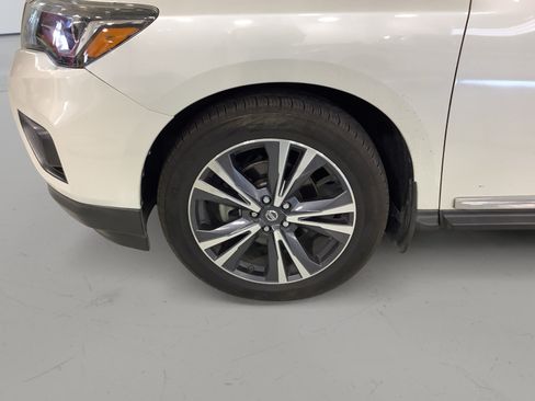 Used 2017 Nissan Pathfinder Platinum FWD image 6