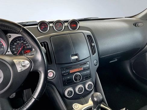 Used 2014 Nissan 370Z Coupe image 9