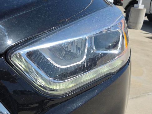 Used 2017 Ford Escape Titanium image 9