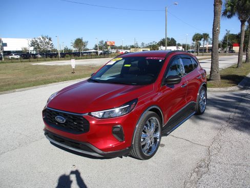 Certified 2025 Ford Escape ST-Line w/ Tech Pack #1 image 3