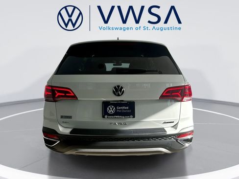 Certified 2024 Volkswagen Taos SEL AWD/4WD image 7