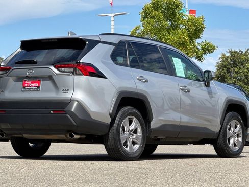 Used 2025 Toyota RAV4 XLE AWD/4WD image 8