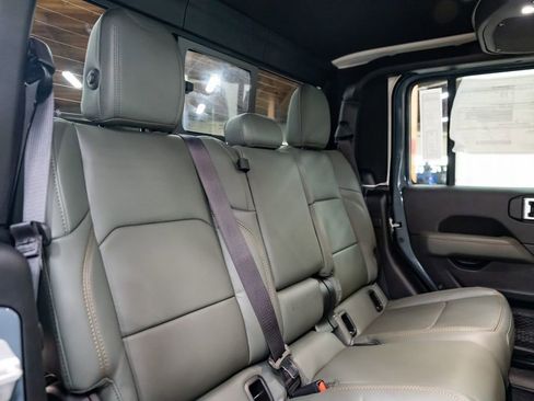 New 2026 Jeep Gladiator Mojave image 30