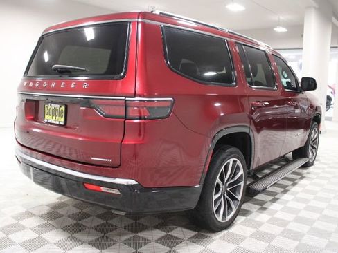 Used 2022 Jeep Wagoneer Series III w/ Premium Group I AWD/4WD image 12