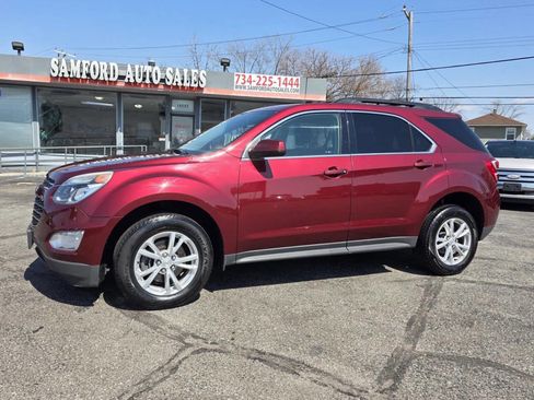 Used 2017 Chevrolet Equinox LT w/ Convenience Package image 2