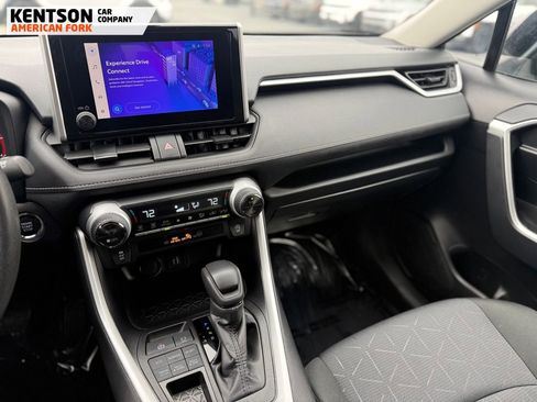Used 2025 Toyota RAV4 XLE AWD/4WD image 24