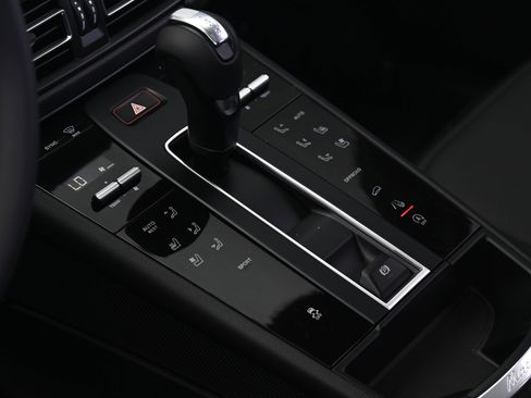 Used 2026 Porsche Macan AWD/4WD image 34