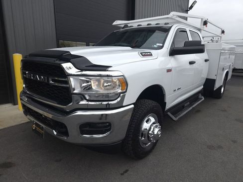 Used 2022 RAM 3500 Tradesman w/ Chrome Appearance Group image 2