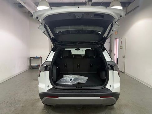 New 2026 Chevrolet Equinox LT image 8