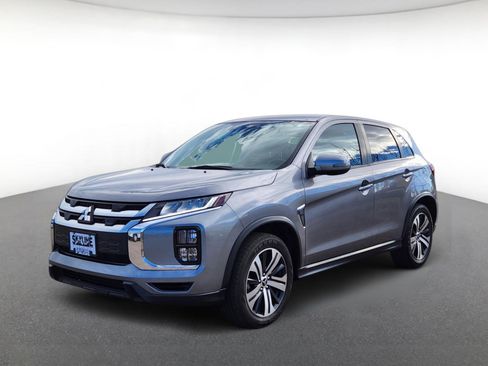 Used 2021 Mitsubishi Outlander Sport SE image 2