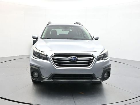 Used 2018 Subaru Outback 2.5i Limited image 2
