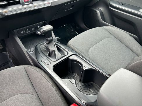 Used 2025 Kia K4 FWD image 19