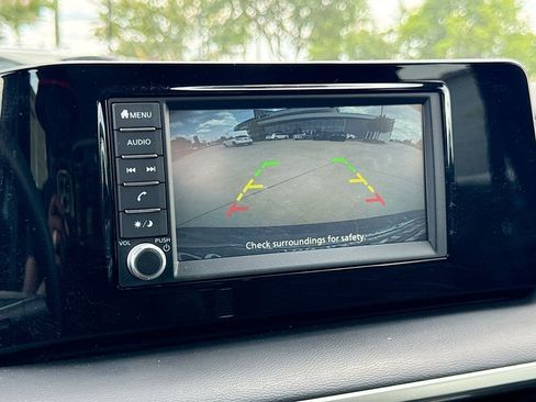 Used 2025 Nissan Kicks S FWD image 27