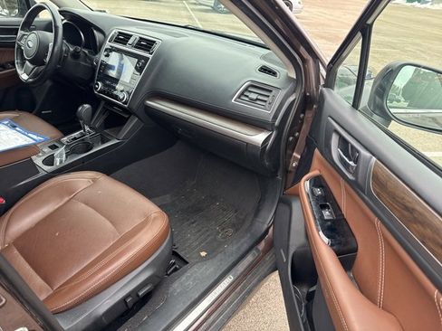 Used 2019 Subaru Outback 3.6R Touring image 17