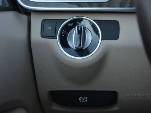 Used 2015 Mercedes-Benz E 350 Sedan image 24