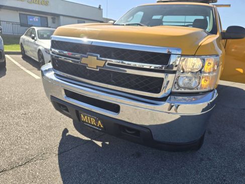 Used 2013 Chevrolet Silverado 2500 W/T AWD/4WD image 8