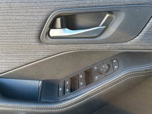 Used 2022 Nissan Rogue SV image 13